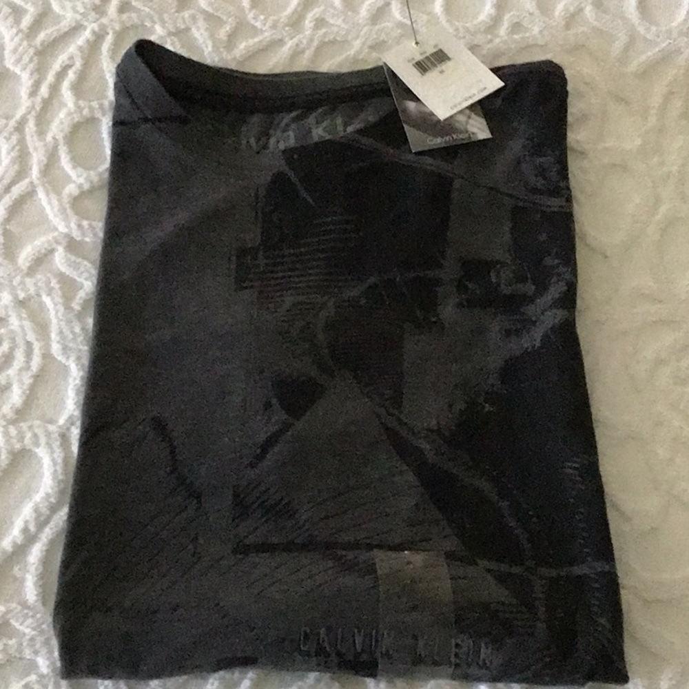 Mens size medium Calvin Klein t-shirt. NWT